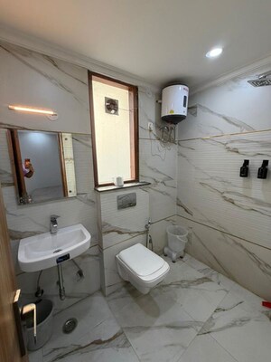 Team Area in 1 BHK Builder Floor at Sector 40 – for Rent