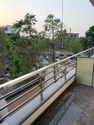 Balcony in 1 BHK Builder Floor at Sector 40 – for Rent