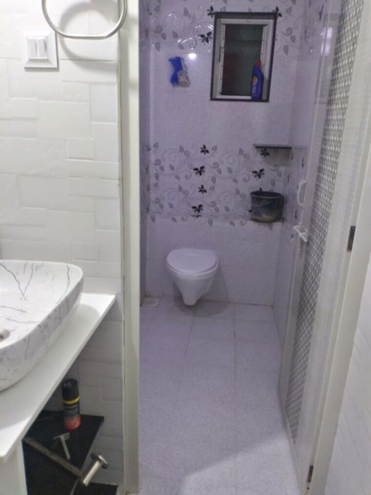 Attached Bathroom, chandkheda 1 Bedroom 650 Sq.Ft. Apartment In Chandkheda Ahmedabad 10341439