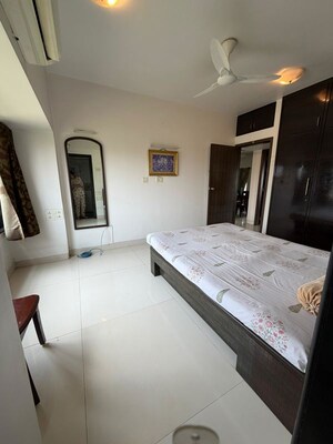 Bedroom in 3 BHK Apartment at Beachwood Tower, Andheri West – for Rent