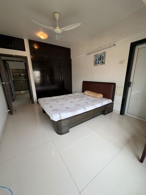 Team Area in 3 BHK Apartment at Beachwood Tower, Andheri West – for Rent