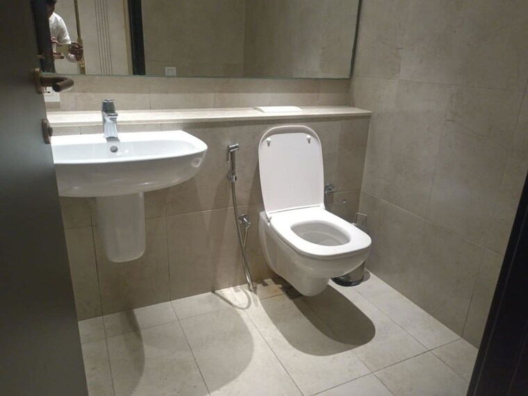 Bathroom, panchshil-towers 3.5 Bedroom 2107 Sq.Ft. Apartment In Kharadi Pune 10341483