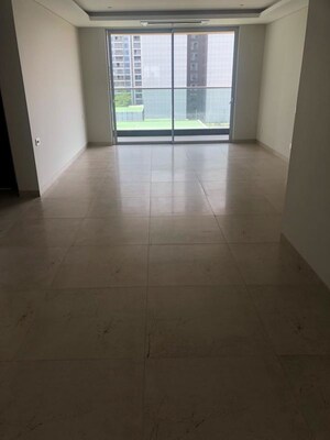 Room in 4 BHK Apartment at Panchshil Towers, Kharadi – for Rent