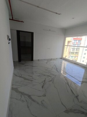 Room in 1 BHK Apartment at RNA NG Eclat, Andheri West – for Rent