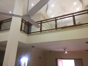 Furnished Amenities in 6 BHK Villa at Central Market, Sector 50 – for Rent
