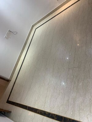 Room in 6 BHK Villa at Central Market, Sector 50 – for Rent