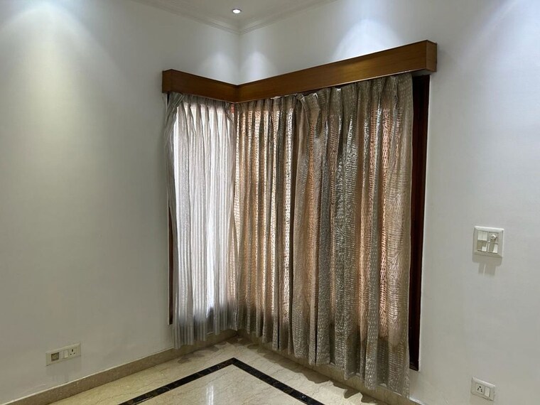 Bedroom, central-market 6 Bedroom 360 Sq.Mt. Villa In Sector 50 Noida 10341517