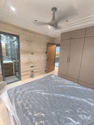 Master Bedroom in 3.5 BHK Apartment at Motilal Nagar – for Rent