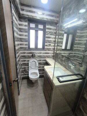 Washroom in 3.5 BHK Apartment at Motilal Nagar – for Rent