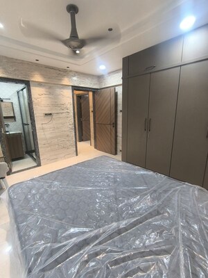 Bedroom in 3.5 BHK Apartment at Motilal Nagar – for Rent