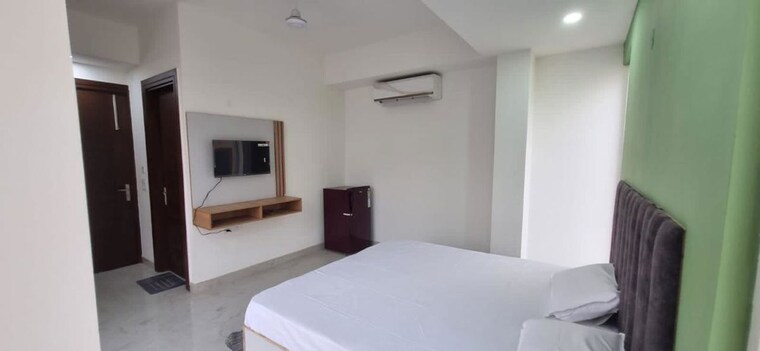 Room, rwa-apartments-sector-116 6+ Bedroom 10000 Sq.Ft. Independent House In Sector 116 Noida 10341537