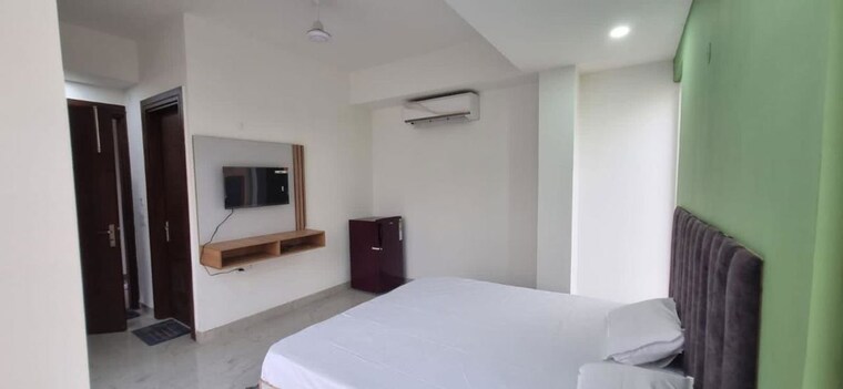 Room, rwa-apartments-sector-116 6+ Bedroom 10000 Sq.Ft. Independent House In Sector 116 Noida 10341537