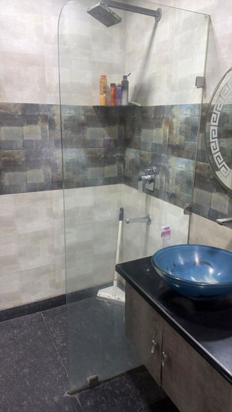 Attached Bathroom, rwa-apartments-sector-45 6+ Bedroom 155 Sq.Mt. Independent House In Sector 45 Noida 10341539