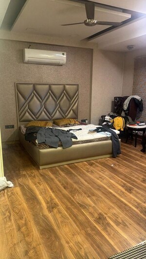 Room in 6+ BHK Independent House at RWA Apartments Sector 45, Sector 45 – for Sale
