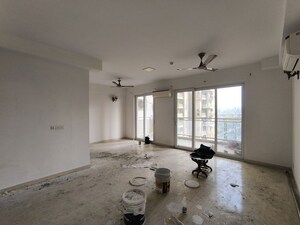 Room in 3 BHK Apartment at Conscient Heritage Max, Sector 102 – for Rent