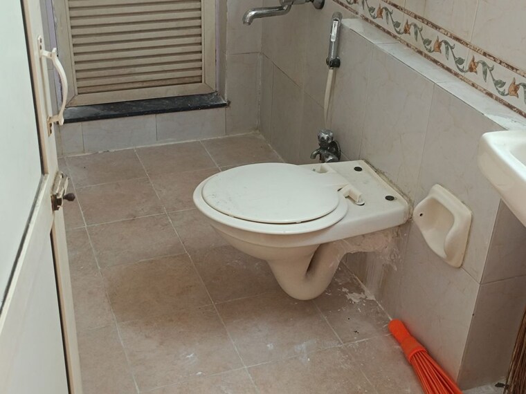 Bathroom, k-raheja-palm-spring 2 Bedroom 700 Sq.Ft. Apartment In Malad West Mumbai 10341550