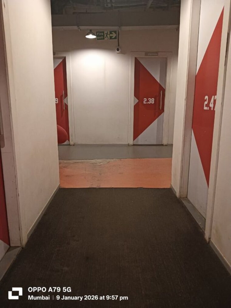 Room, a-to-z-industrial-estate Commercial Office Space 1000 Sq.Ft. In Lower Parel Mumbai 10341559