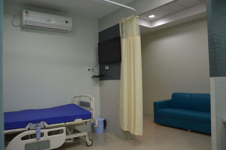 Living Room, pragati-industrial-estate Commercial Office Space 1000 Sq.Ft. In Lower Parel Mumbai 10337229
