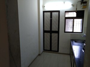 Room in 1 BHK Apartment at Thane West – for Rent
