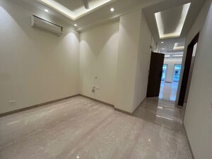Room in 3 BHK Builder Floor at Greater Kailash ii – for Rent