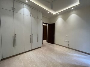 Room in 3 BHK Builder Floor at Greater Kailash ii – for Rent