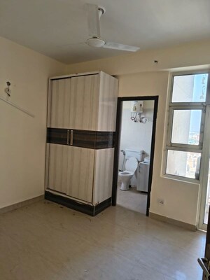 Room in 2 BHK Apartment at Shree Vardhman Mantra, Sector 67 – for Rent