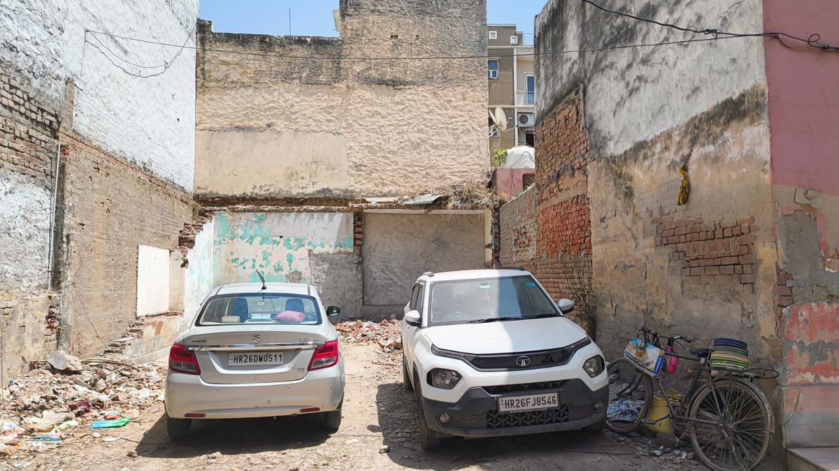 Plot For Sale in Subhash Nagar
