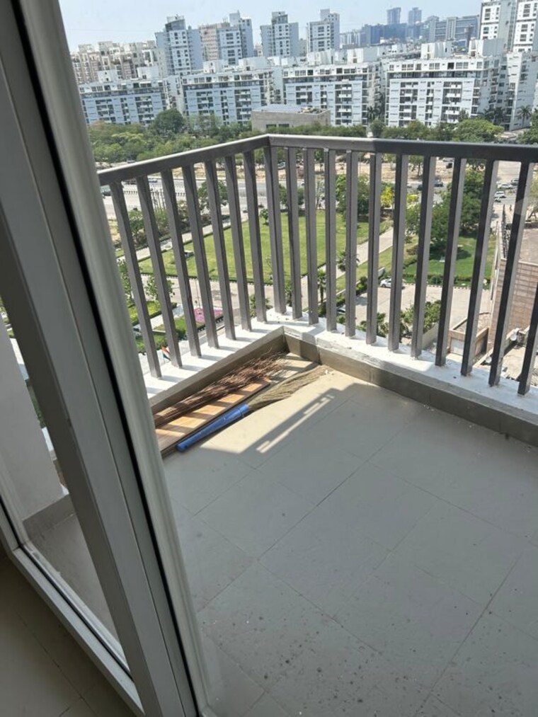 Balcony, emaar-mgf-the-palm-drive-studios 2 Bedroom 1150 Sq.Ft. Apartment In Sector 66 Gurgaon 10341693