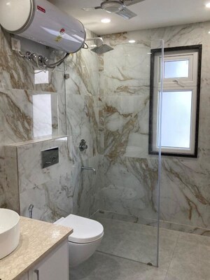 Bathroom in 3 BHK Apartment at DLF The Carlton Estate, Dlf Phase V – for Sale
