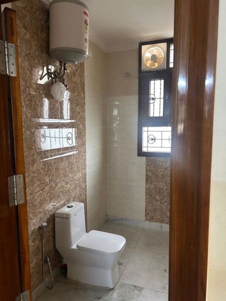 Bathroom, dlf-the-icon 3 Bedroom 2610 Sq.Ft. Apartment In Dlf Phase V Gurgaon 10341718