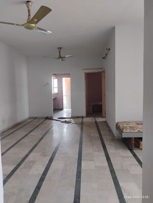 Room in 2 BHK Apartment at Mahavir Nagar – for Rent