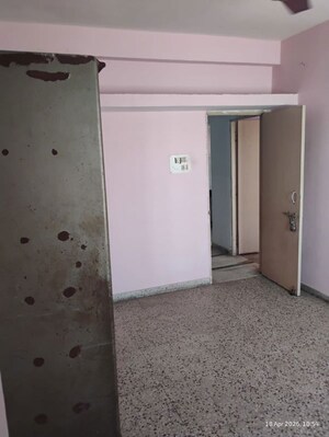 Room in 2 BHK Apartment at Mahavir Nagar – for Rent