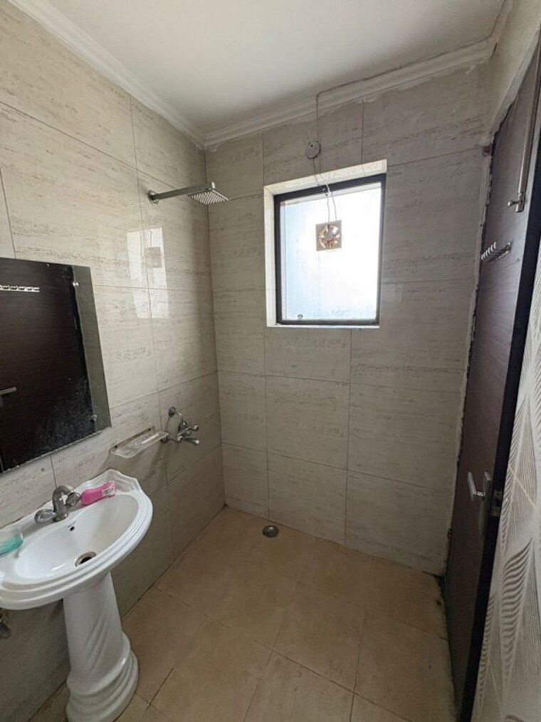 Bathroom, sector 45 1 Bedroom 1280 Sq.Ft. Builder Floor In Sector 45 Gurgaon 10341757