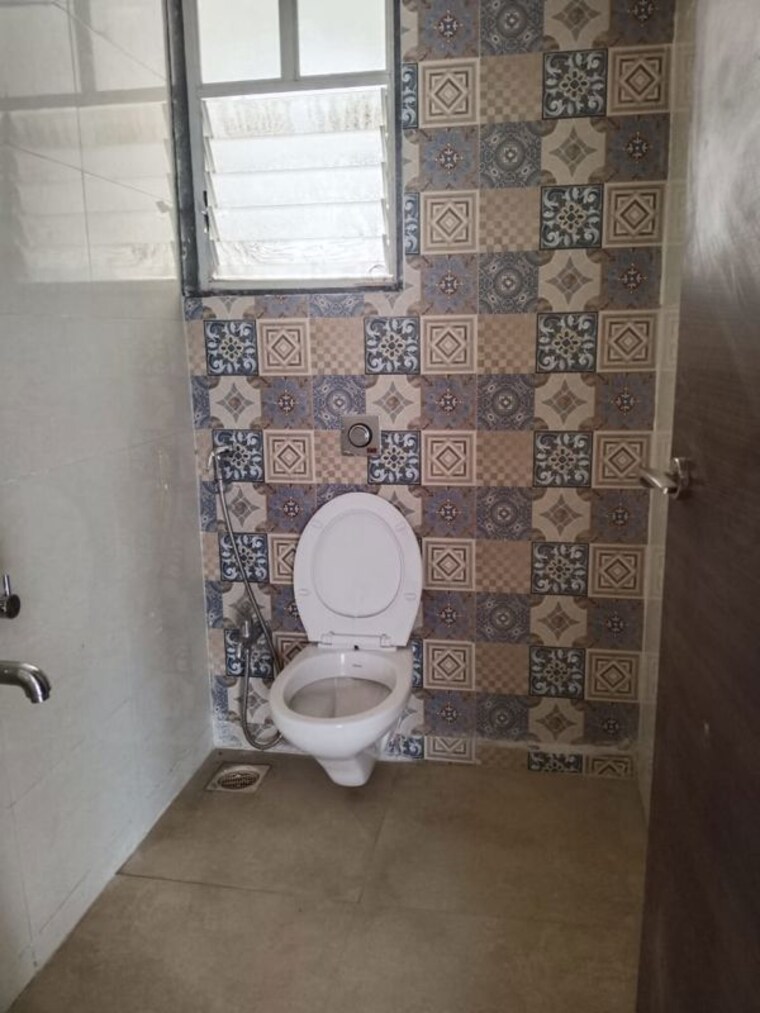Bathroom, saheel-itrend-life-3 2 Bedroom 700 Sq.Ft. Apartment In Wakad Pune 10341763
