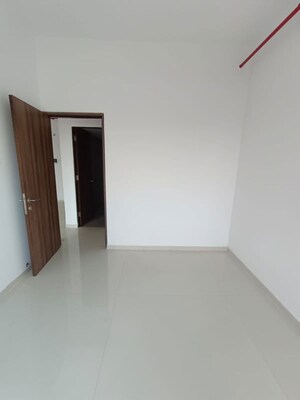 Room in 3 BHK Apartment at Runwal The Central Park, Chinchwad – for Rent