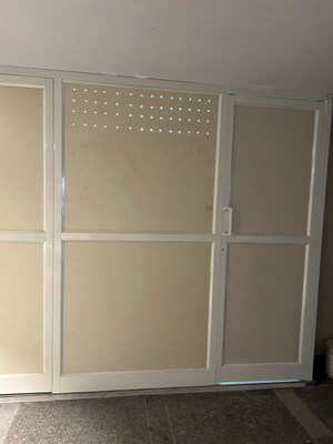 Furnished Amenities in 3 BHK Builder Floor at Greater Kailash I – for Rent