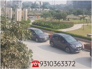 Parking in 3 BHK Builder Floor at Amolik Aster Woods, Sector 98 – for Sale