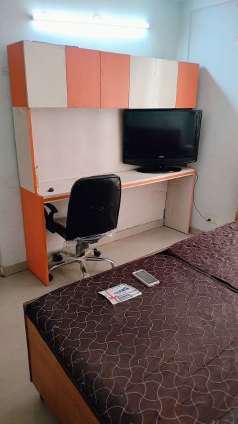 Master Bedroom, sam-palm-olympia-phase-iii 2 Bedroom 910 Sq.Ft. Apartment In Sector 16c Greater Noida Greater Noida 9316298