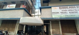  Shop For Sale in Andheri East