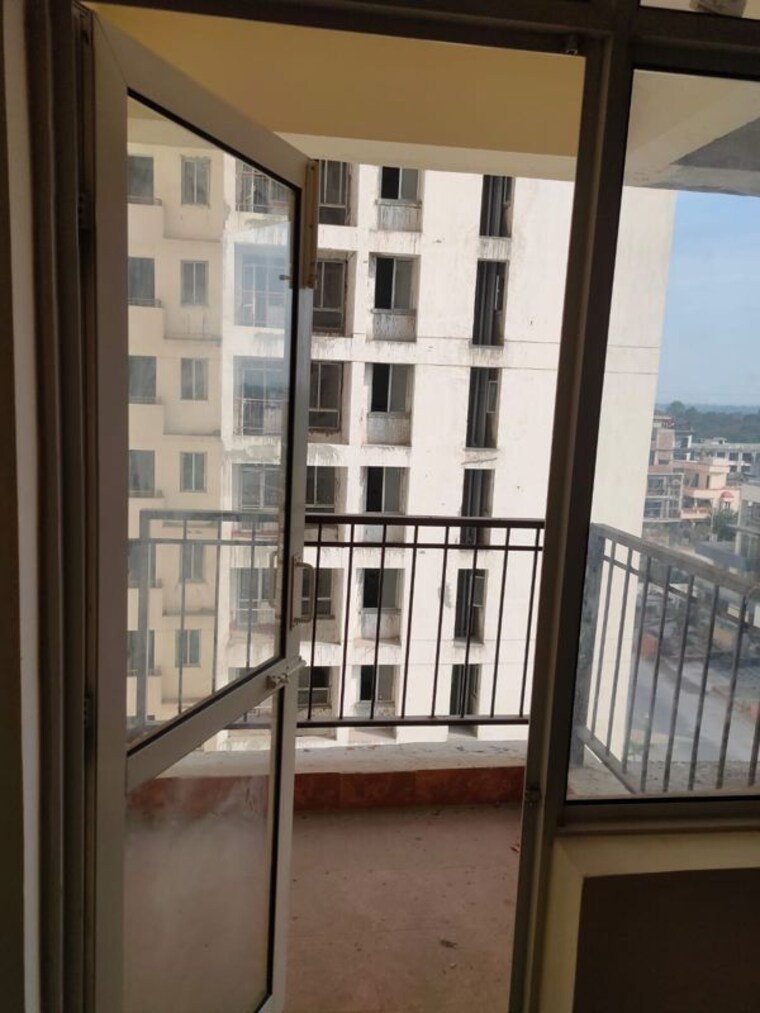Balcony, jaypee-kensington-park-apartments 3.5 Bedroom 1640 Sq.Ft. Apartment In Sector 133 Noida 10341874