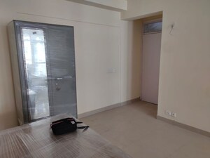 Room in 3.5 BHK Apartment at Jaypee Kensington Park Apartments, Sector 133 – for Sale