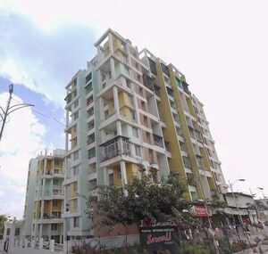  Apartment For Sale in Uruli Devachi