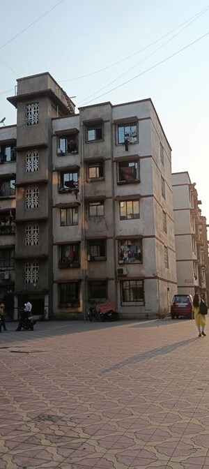  Apartment For Sale in Boisar