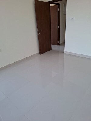 Room in 3 BHK Apartment at Je And Vee Om Trimurti, Malad East – for Sale