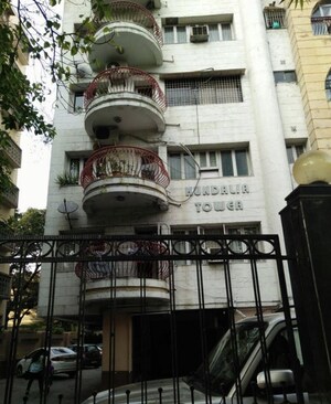  Apartment For Sale in Mullick Bazar