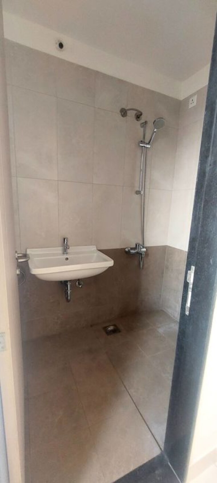 Bathroom, nanded-kalashree 2.5 Bedroom 680 Sq.Ft. Apartment In State Bank Nagar Pune 10341988