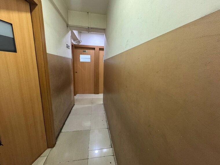 Room, soham-tropical-lagoon Commercial Office Space 2373 Sq.Ft. In Ghodbunder Road Thane 10342014