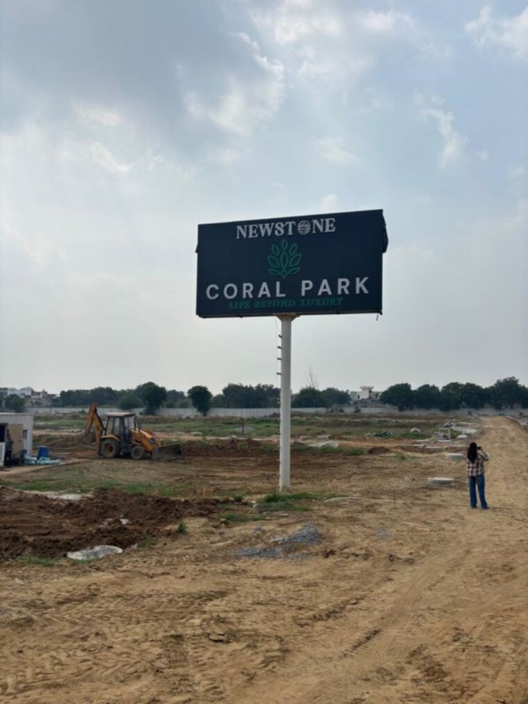 undefined, sector 76  303 Sq.Yd. Plot In Sector 76 Faridabad 10342053