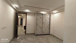 Room in 3 BHK Builder Floor at Vasant Kunj – for Rent