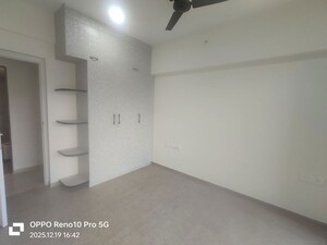 Room in 2 BHK Apartment at Kanakia Silicon Valley, Powai – for Rent